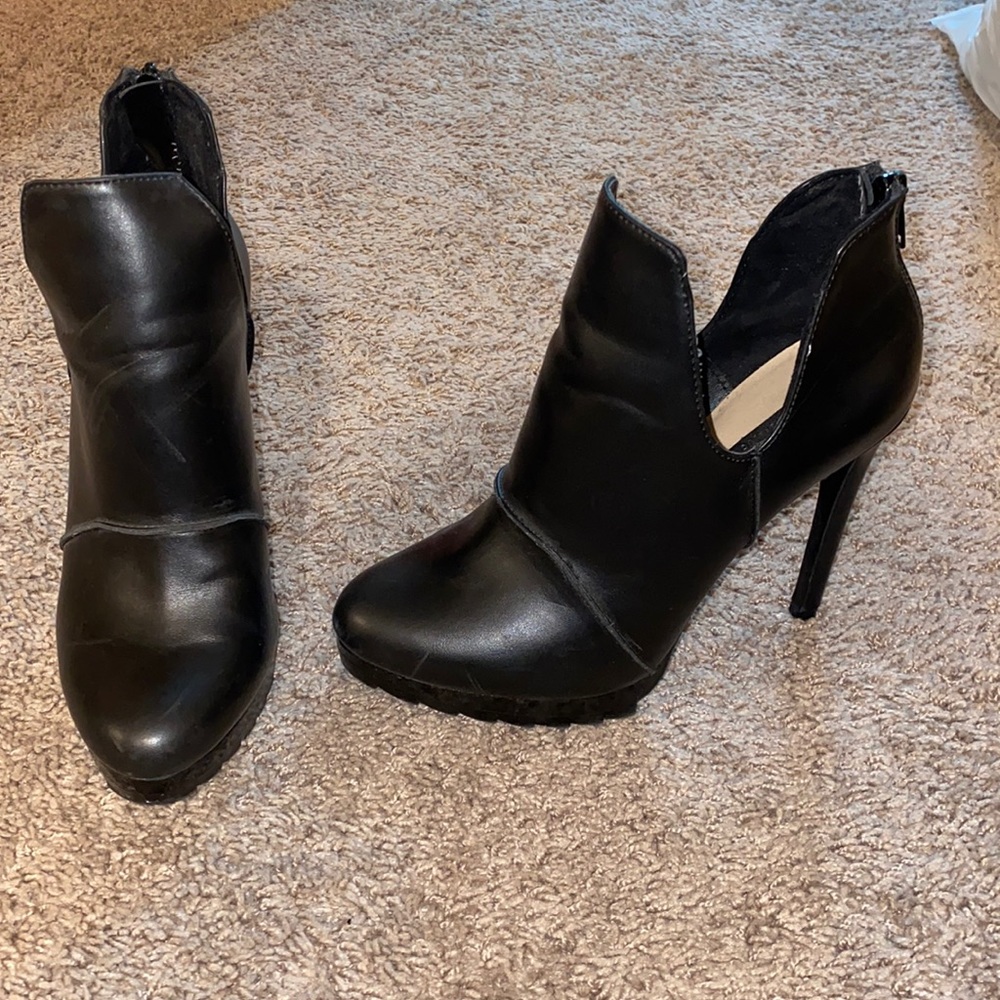 Black Zara heels
